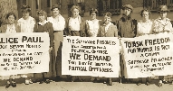 photograph of women suffrage protesters from the early 1900s