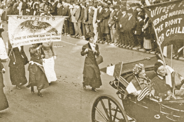 Women marched to the White House in 1917 to demand their rights.