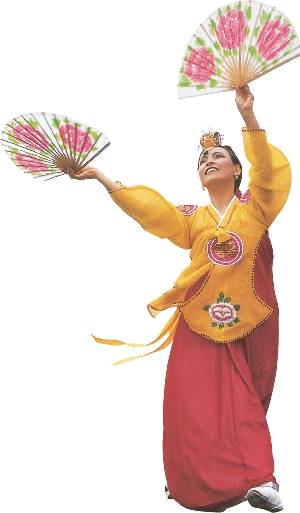 KOREAN FAN DANCER