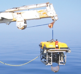 This robot took underwater pictures of Titanic.